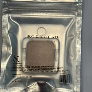 New unopened Seint Beuty Eyeshadow in the color Hot Chocolate